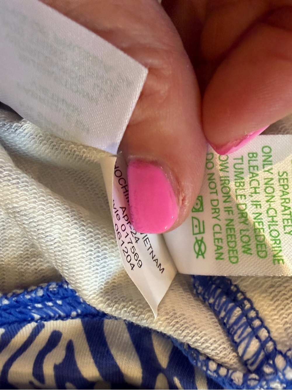 Lilly Pulitzer Wrenley UPF 50+ Jacket - Size XS - Picture 10 of 10